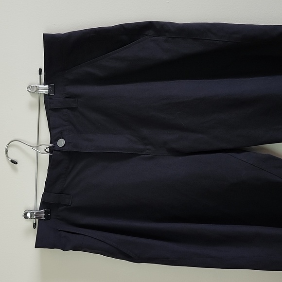 Oakley gray flat front chino shorts Mens 36 waist, pockets, zip button closure. - Picture 2 of 8